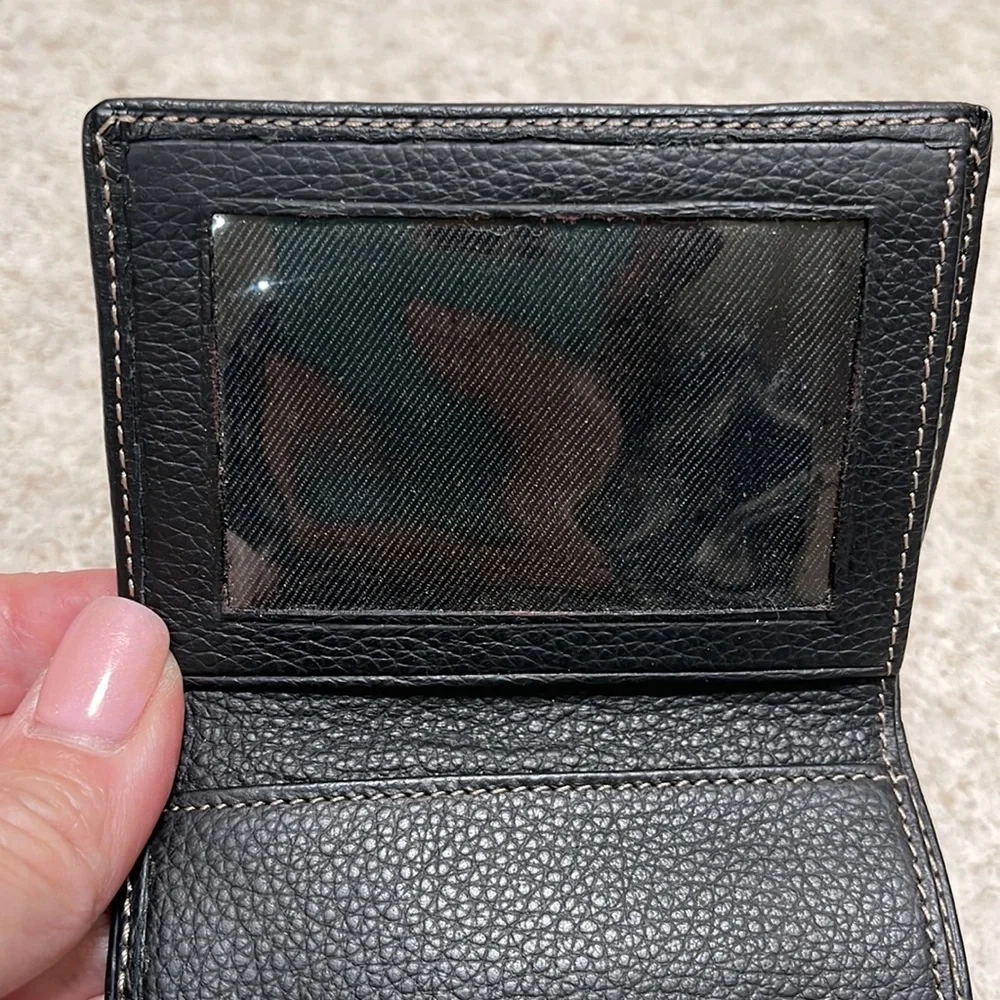BNWOT DESIGNER BLACK PEBBLE SOFT LEATHER TRI-FOLD WALLET